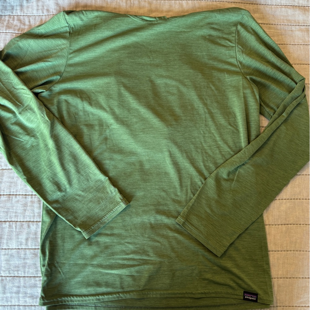 Patagonia  Lightweight Hooded Capilene Long Sleeve Top